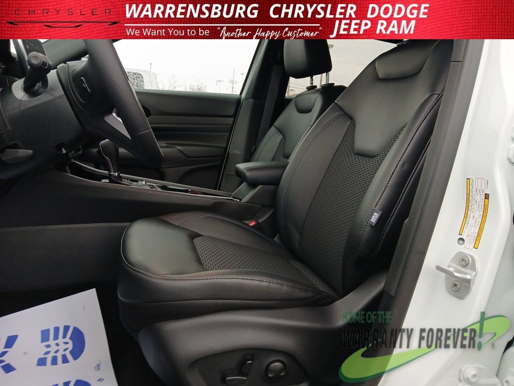 New 2026 Jeep Compass Latitude AWD/4WD image 11