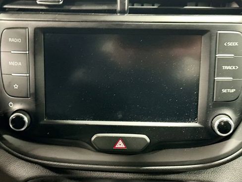 Used 2023 Kia Soul LX w/ LX Technology Package image 18