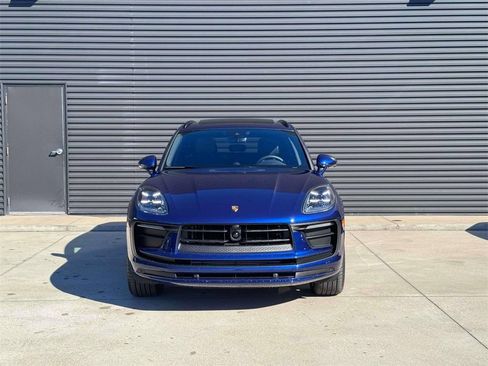 Certified 2026 Porsche Macan AWD/4WD image 13