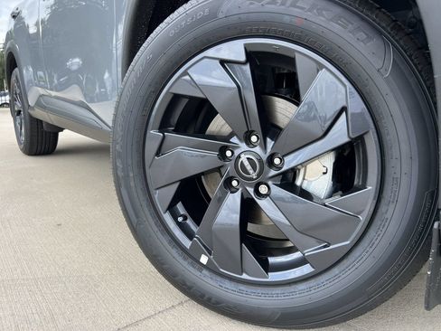 New 2026 Nissan Rogue SV FWD image 6