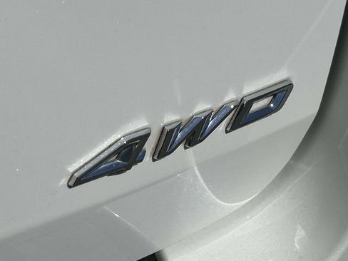 Used 2021 Ford Explorer XLT w/ Equipment Group 202A image 7