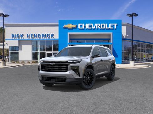 New 2026 Chevrolet Traverse LT w/ Midnight/Sport Edition FWD image 10