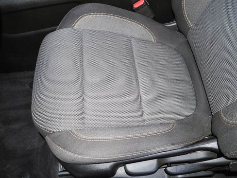 Used 2021 Chevrolet Traverse LS image 26