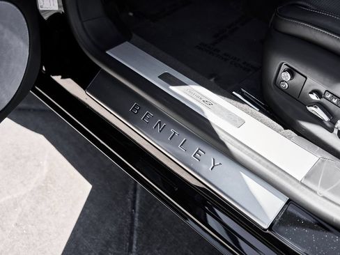 Used 2024 Bentley Flying Spur V8 AWD/4WD image 36