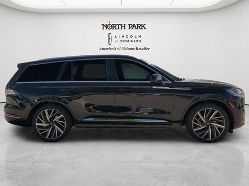 New 2026 Lincoln Aviator Black Label w/ Dynamic Handling Package AWD/4WD image 6