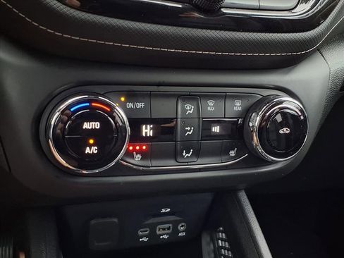 Used 2021 Chevrolet TrailBlazer ACTIV w/ Technology Package image 19