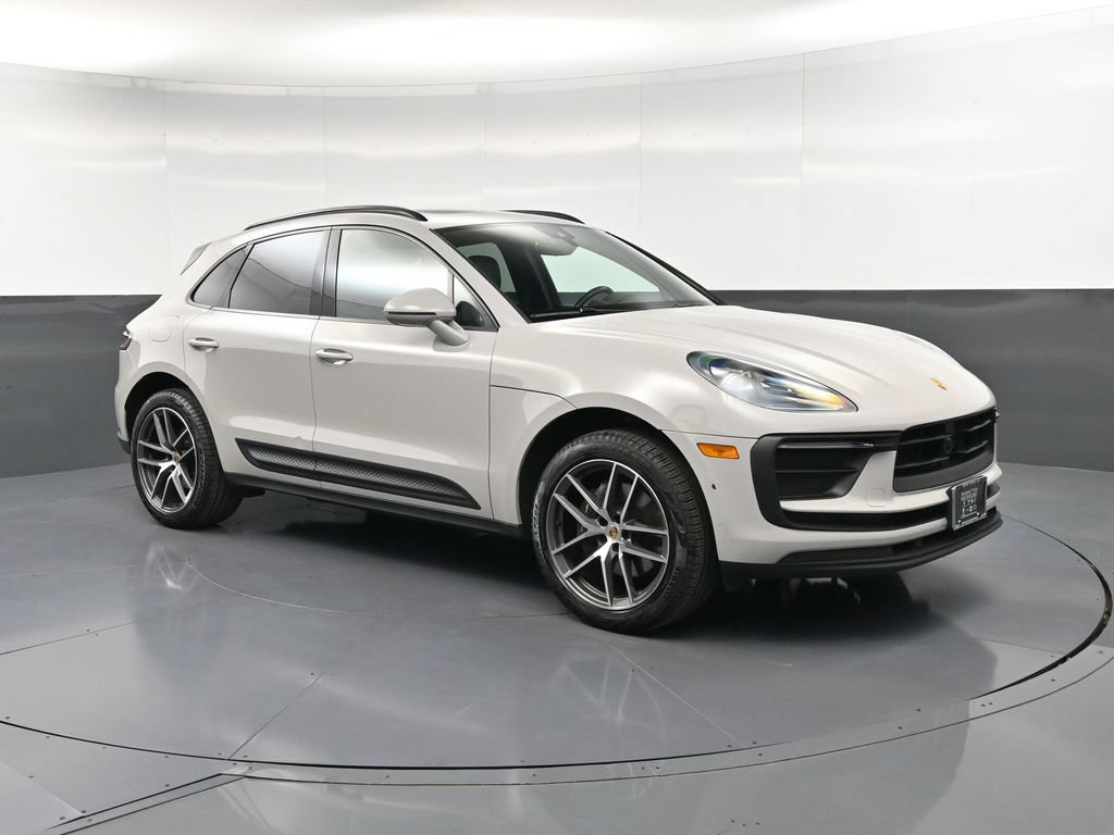 Certified 2023 Porsche Macan Turbo AWD/4WD image 10