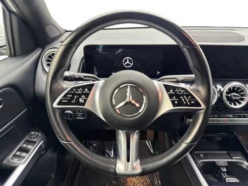 Used 2025 Mercedes-Benz GLB 250 w/ Exclusive Package image 53