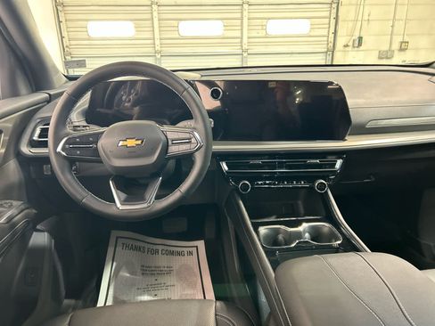 New 2026 Chevrolet Traverse LT w/ Driver Confidence Package AWD/4WD image 4