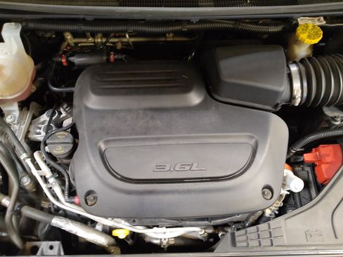 Used 2023 Chrysler Voyager LX FWD image 30