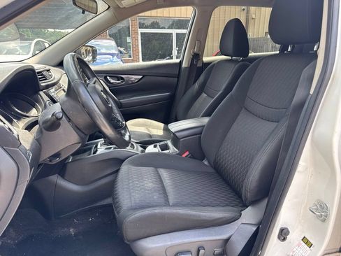 Used 2018 Nissan Rogue SV w/ Premium Package AWD/4WD image 5