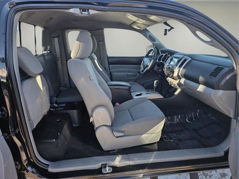 Used 2013 Toyota Tacoma 4x4 Access Cab V6 w/ SR5 Pkg image 41