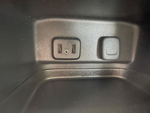 Used 2018 Chevrolet Equinox LT w/ LT True North Edition AWD/4WD image 19