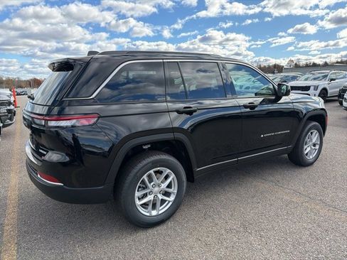 New 2025 Jeep Grand Cherokee Laredo X image 3