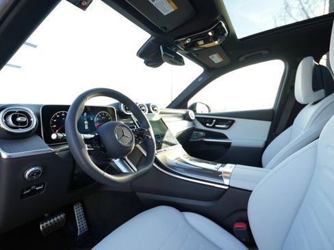 Used 2026 Mercedes-Benz GLC 300 GLC 300 image 36