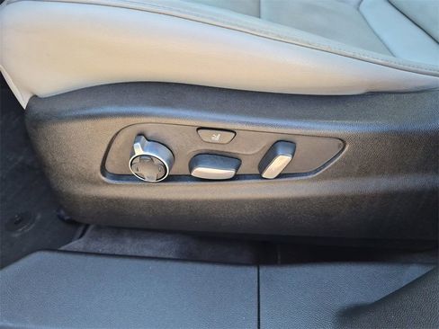 Used 2019 Cadillac XT4 Premium Luxury image 12