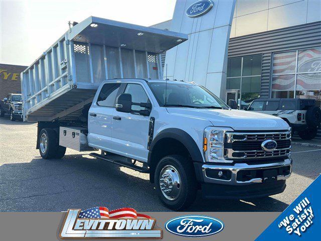 New 2026 Ford F550 4x4 Crew Cab image 3