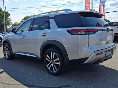 Used 2023 Nissan Pathfinder Platinum