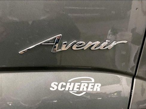 Used 2023 Buick Enclave Avenir w/ Avenir Technology Package image 8