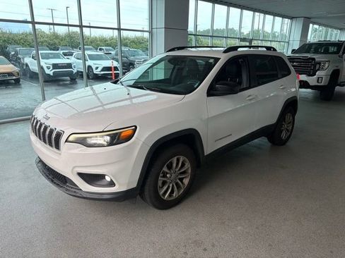 Used 2022 Jeep Cherokee Latitude Lux AWD/4WD image 3