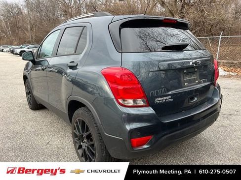 Used 2022 Chevrolet Trax LT w/ Driver Confidence Package image 2