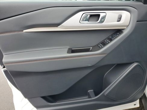 New 2026 Ford Explorer Active w/ Active Comfort Package AWD/4WD image 24