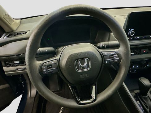 Used 2025 Honda Accord SE image 18