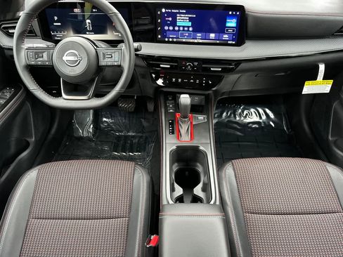 New 2026 Nissan Kicks SR image 3