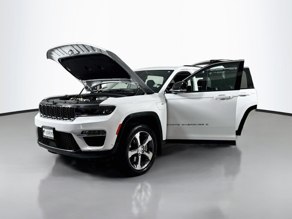 Used 2023 Jeep Grand Cherokee 4WD 4xe w/ Luxury Tech Group II image 25