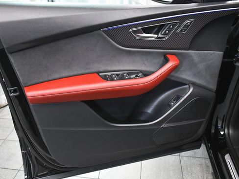 Used 2024 Audi SQ8 Prestige w/ Prestige Package image 9