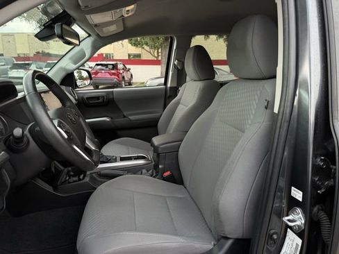 Used 2022 Toyota Tacoma SR5 RWD image 25