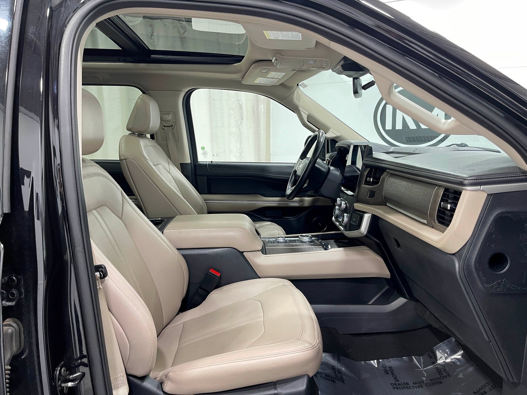 Used 2024 Ford Expedition Limited AWD/4WD image 34