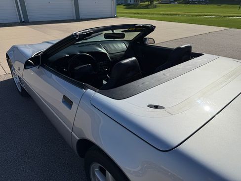 Used 1996 Chevrolet Corvette Convertible RWD image 10