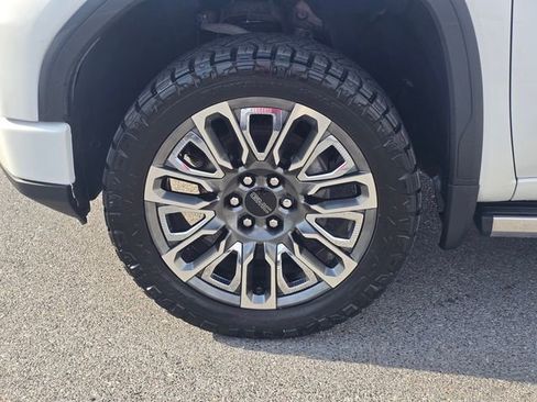 Used 2023 GMC Sierra 1500 Denali Ultimate image 10