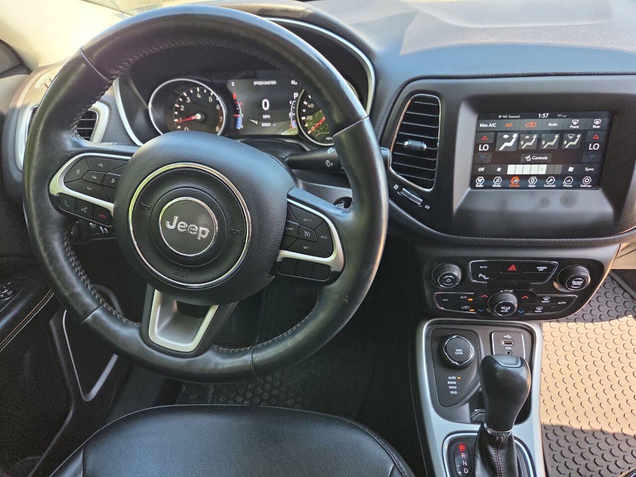 Used 2018 Jeep Compass Latitude w/ Popular Equipment Group AWD/4WD image 31