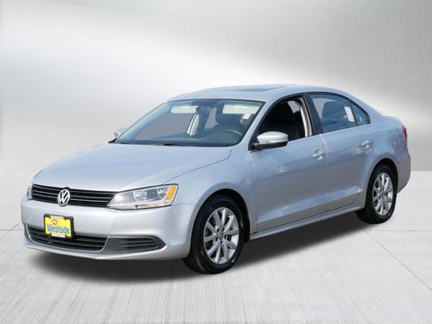 Used 2014 Volkswagen Jetta SE image 3