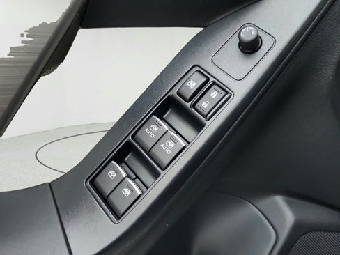 Used 2017 Subaru Forester 2.5i Limited AWD/4WD image 16
