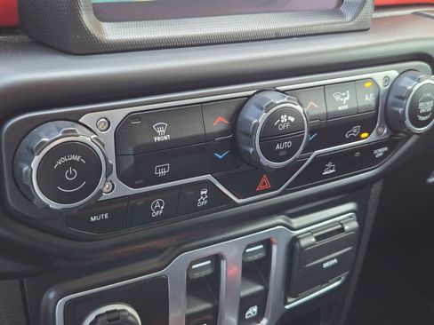 Used 2021 Jeep Wrangler Rubicon image 16