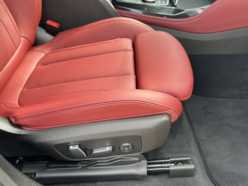 Certified 2025 BMW X4 M40i w/ Premium Package image 25