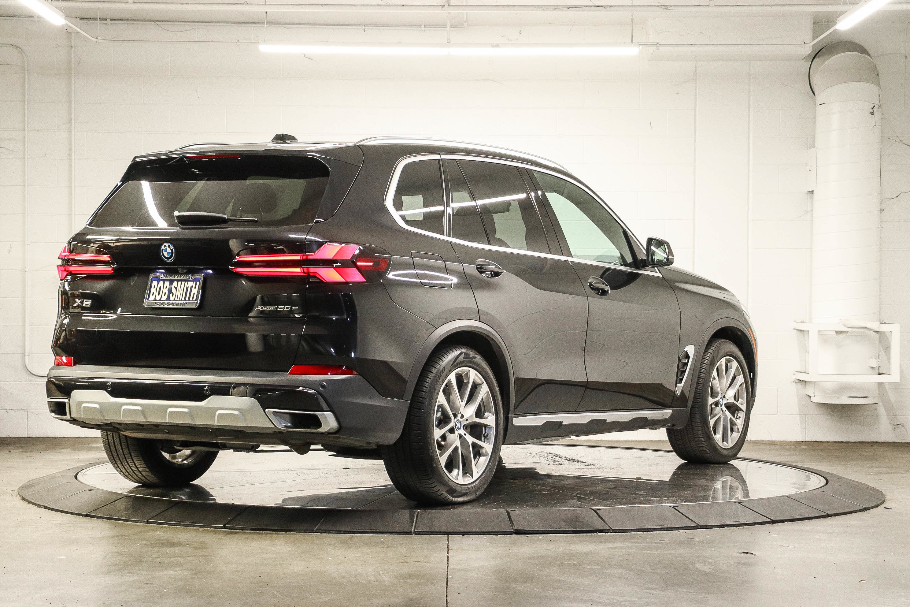 Certified 2024 BMW X5 xDrive50e AWD/4WD image 6