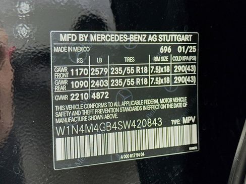 Certified 2025 Mercedes-Benz GLB 250 image 24