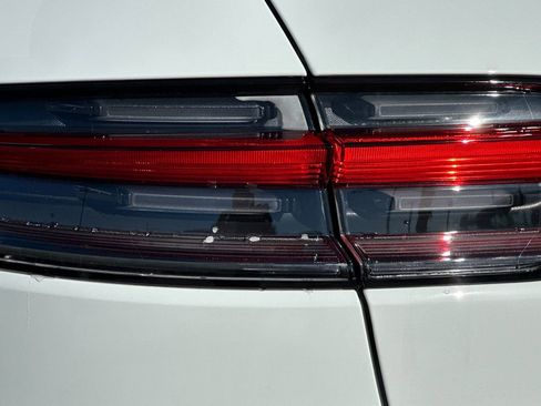 New 2026 Porsche Macan image 38