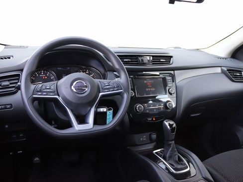 Used 2021 Nissan Rogue Sport S image 3