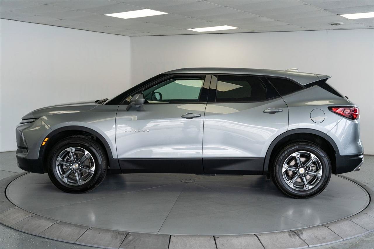 Used 2025 Chevrolet Blazer LT AWD/4WD image 4