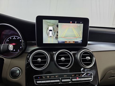 Used 2018 Mercedes-Benz GLC 300 4MATIC image 37