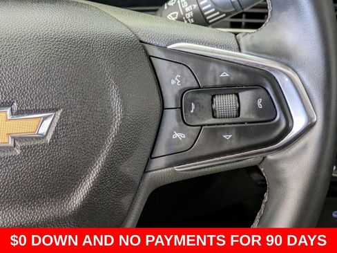 Used 2025 Chevrolet Trax LT w/ LT Convenience Package FWD image 21