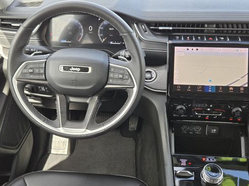 Certified 2023 Jeep Grand Cherokee Limited AWD/4WD image 24