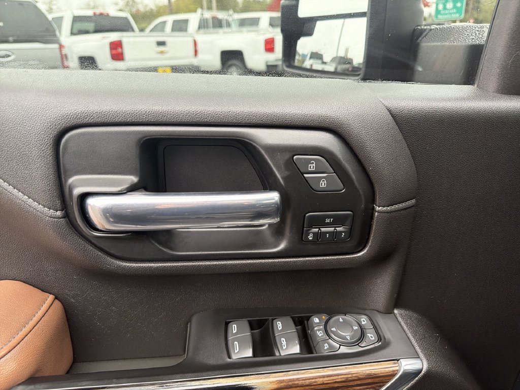 Certified 2022 Chevrolet Silverado 2500 High Country w/ Technology Package AWD/4WD image 25