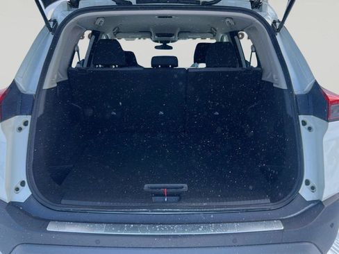 Used 2023 Nissan Rogue SV image 27