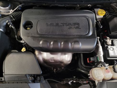 Used 2019 Jeep Cherokee Latitude w/ Popular Appearance Group FWD image 30